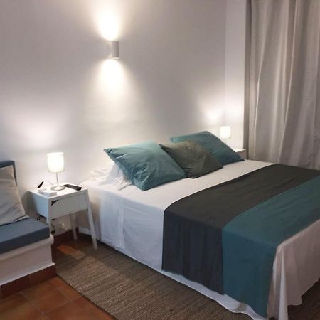 Apartamentos Albertos Santa Eulària des Riu Exterior foto